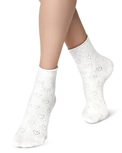 Stems Heart Stitch Short Ankle Socks In Ivory