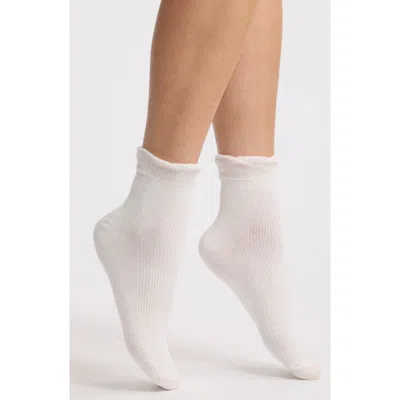 Stems Petal Crew Socks In White