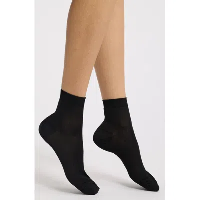 Stems Rib Quarter Socks In Black