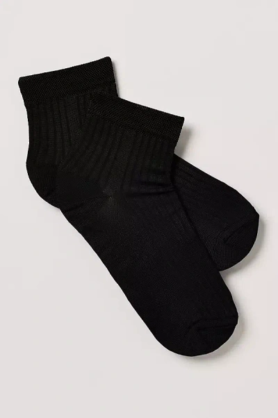 Stems Silky Ribbed Quarter Socks In Black