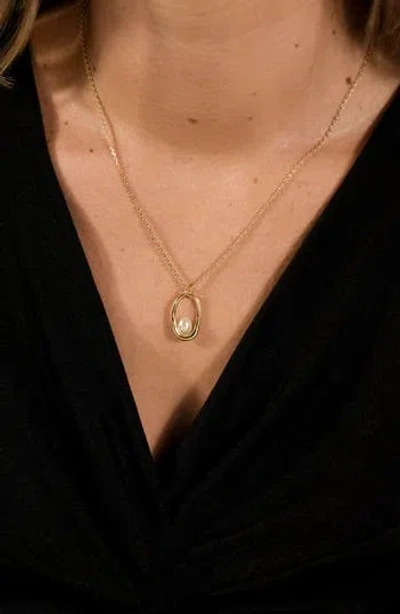 Sterling Forever Vera Faux Pearl Centered Pendant Necklace In Gold