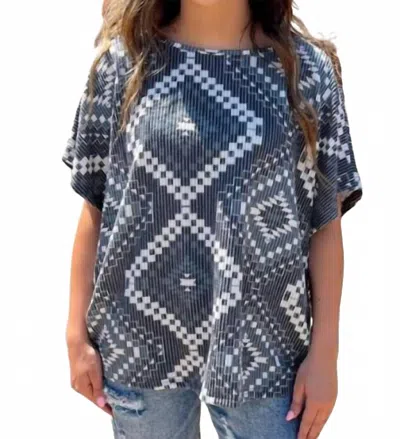 Sterling Kreek Take It Slow Top In Black/gray/white
