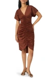 Steve Madden Aimee Ruched Short Sleeve Dress In Brown