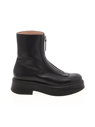 Pre-owned Steve Madden Ankle Boots In Black