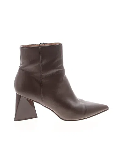 Pre-owned Steve Madden Ankle Boots In Brown