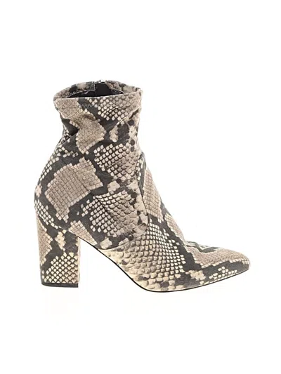 Pre-owned Steve Madden Ankle Boots In Ivory