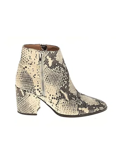 Pre-owned Steve Madden Ankle Boots In White