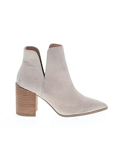 Pre-owned Steve Madden Ankle Boots In White