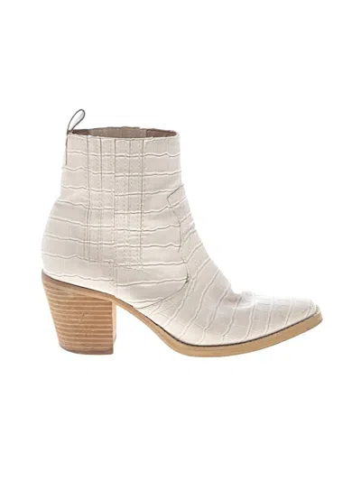 Pre-owned Steve Madden Ankle Boots In White
