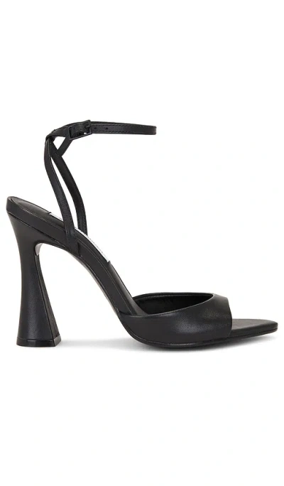 Steve Madden Beki Heel In Black Leather