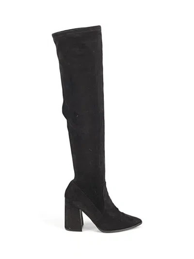 Pre-owned Steve Madden Boots In Black