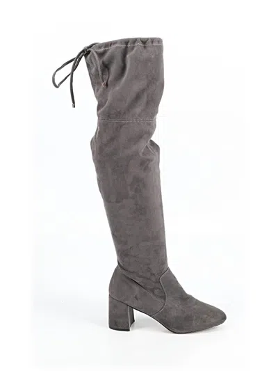 Pre-owned Steve Madden Boots In Gray