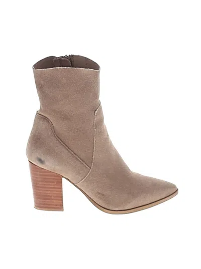 Pre-owned Steve Madden Boots In Gray