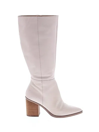 Pre-owned Steve Madden Boots In Ivory