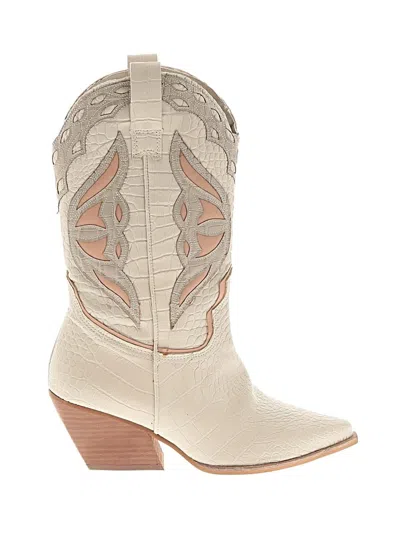 Pre-owned Steve Madden Boots In Ivory
