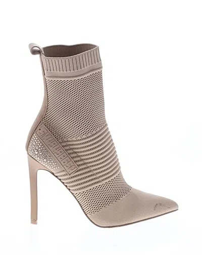 Pre-owned Steve Madden Boots In Tan