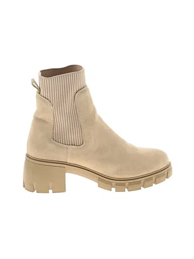 Pre-owned Steve Madden Boots In Tan