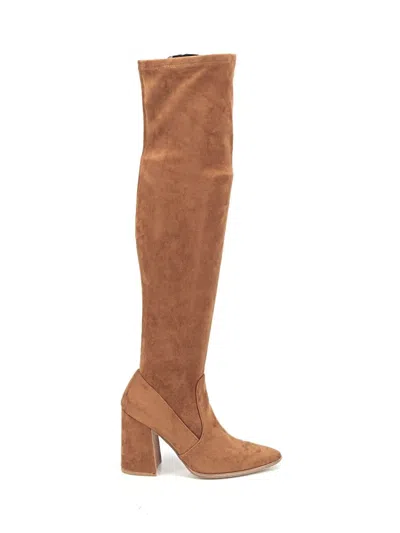 Pre-owned Steve Madden Boots In Tan
