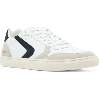Steve Madden Cameron Low Top Sneaker In White,navy Leather