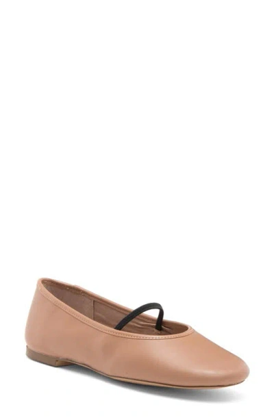 Steve Madden Cordell Leather Ballet Flat In Tan Leather