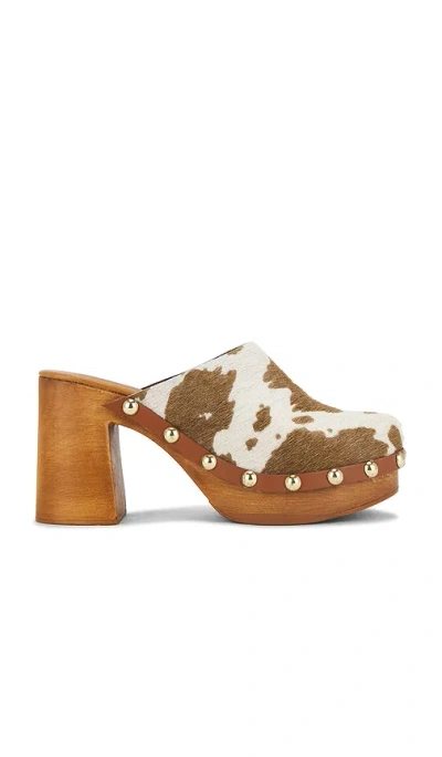 Steve Madden Dutton Clogs In Tan & White Pony