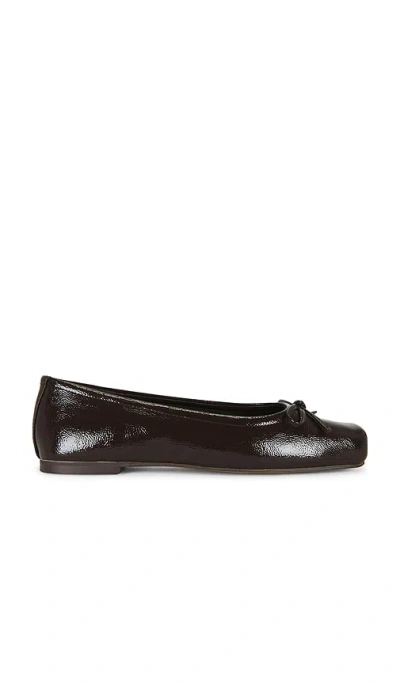 Steve Madden Eleve Flat In Black