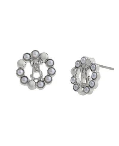 Steve Madden Faux Cultured Pearl Signature Circle Stud Earrings In Metallic