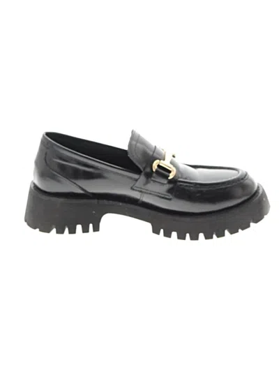 Pre-owned Steve Madden Flats In Black