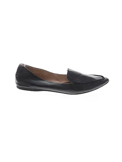 Pre-owned Steve Madden Flats In Black