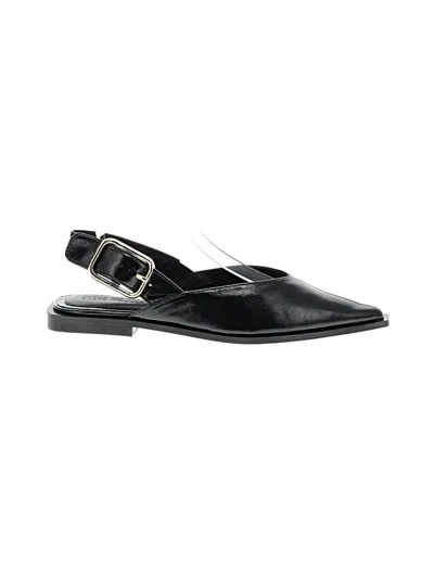 Pre-owned Steve Madden Flats In Black