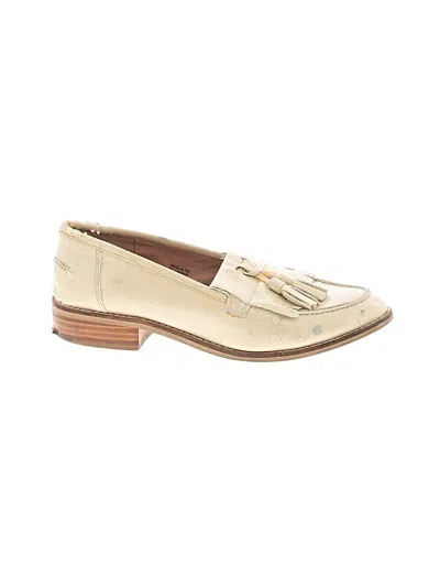 Pre-owned Steve Madden Flats In Ivory