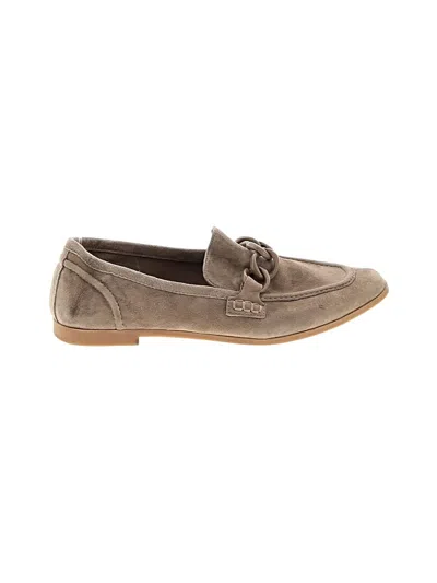 Pre-owned Steve Madden Flats In Tan