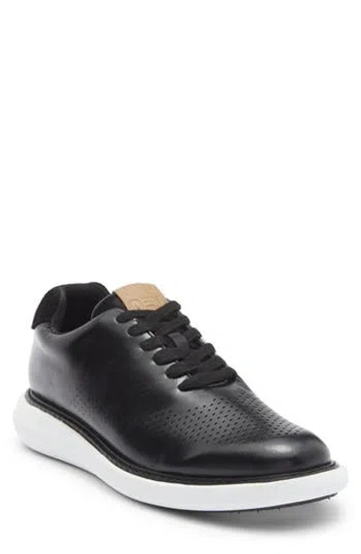 Steve Madden Hazzer Sneaker In Black