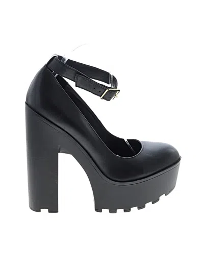 Pre-owned Steve Madden Heels In Black