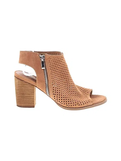 Pre-owned Steve Madden Heels In Brown