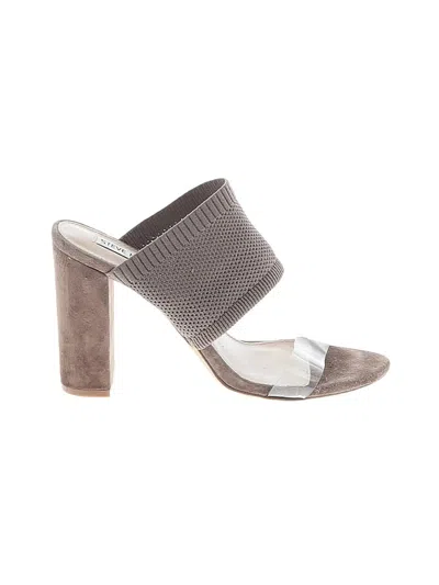 Pre-owned Steve Madden Heels In Brown