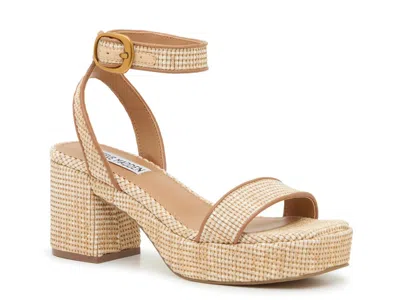 Steve Madden Ivee Platform Sandal In Nude
