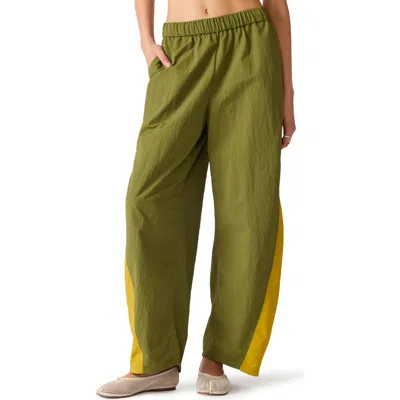 Steve Madden Khoda Nylon Wide Leg Pants In Green