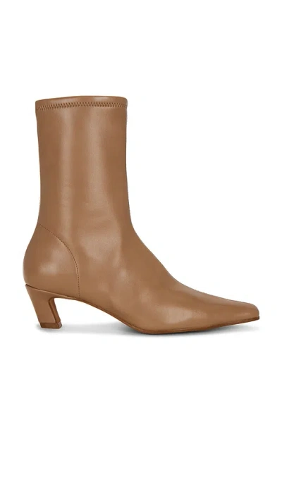 Steve Madden Kimmens Boot In Brown