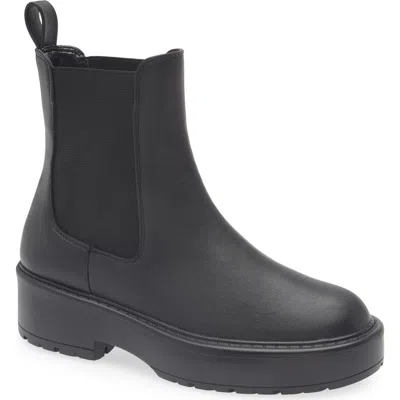 Steve Madden Madalyn Chelsea Boot In Black