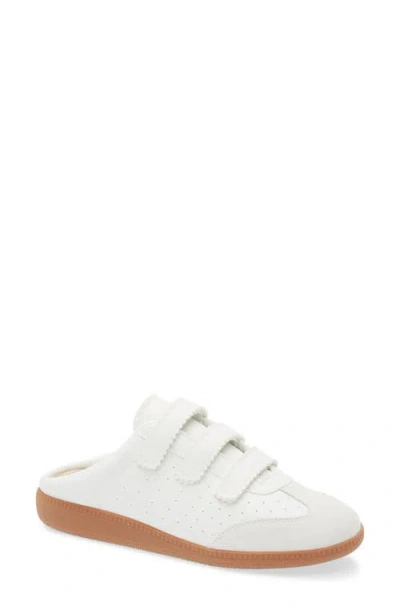 Steve Madden Memento Sneaker In White