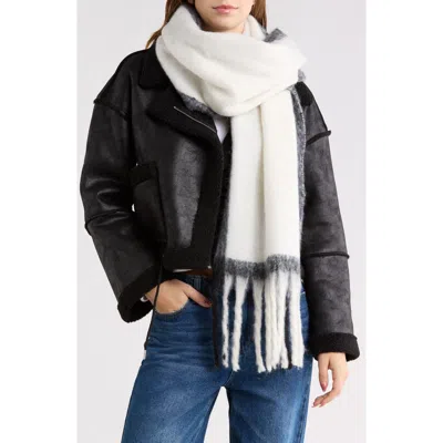 Steve Madden Pop Border Stripe Scarf In White