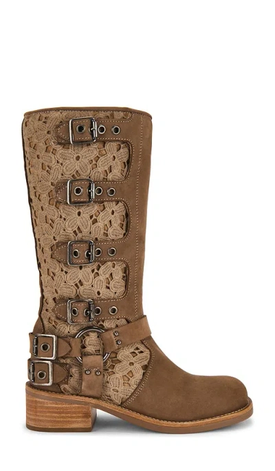 Steve Madden Rocky Floral Boots In Brown