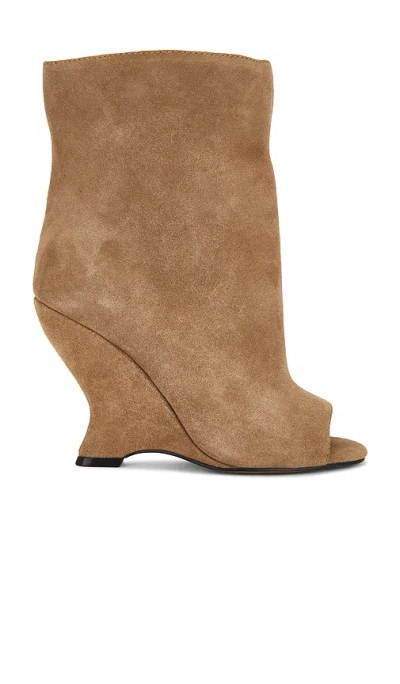 Steve Madden Rylix Boot In Brown
