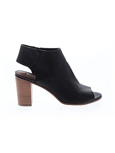 Pre-owned Steve Madden Sandals In Black
