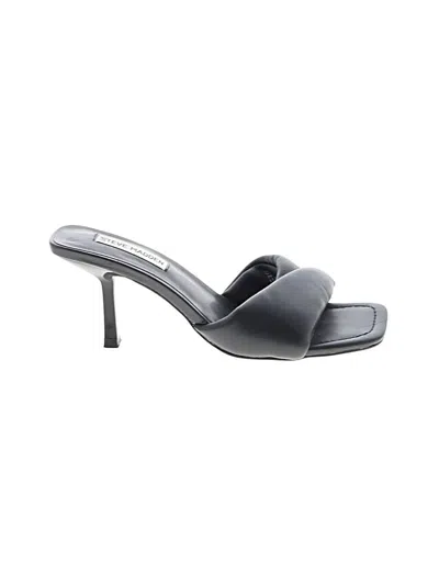 Pre-owned Steve Madden Sandals In Black