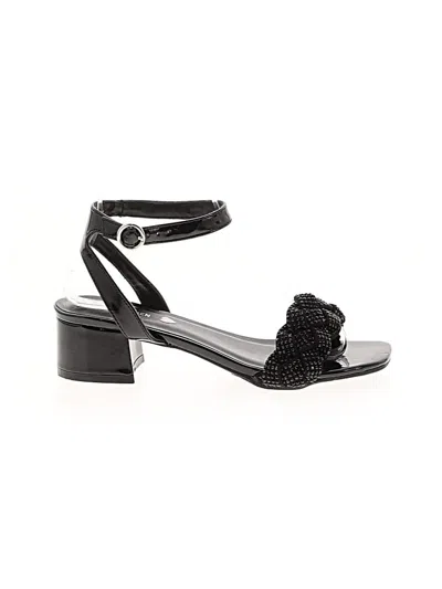 Pre-owned Steve Madden Sandals In Black