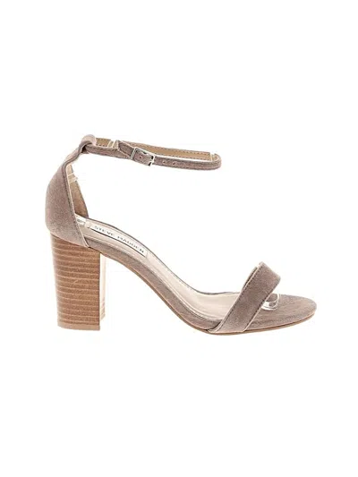 Pre-owned Steve Madden Sandals In Gray