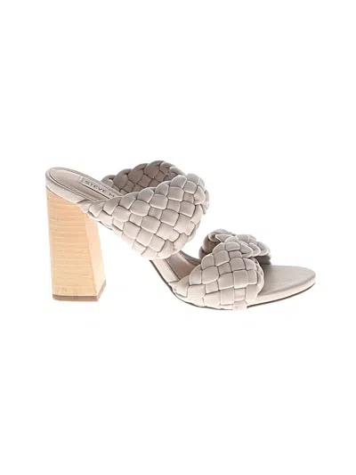 Pre-owned Steve Madden Sandals In Gray