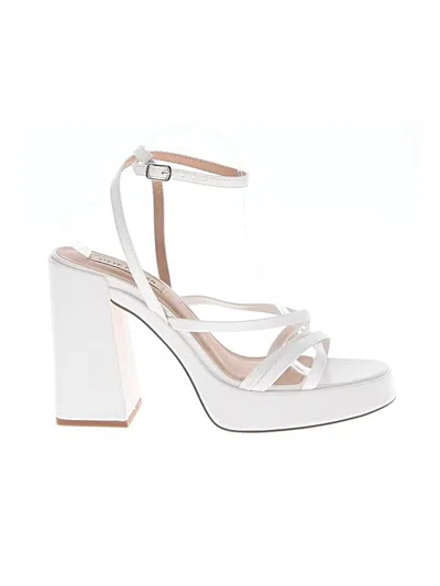 Pre-owned Steve Madden Sandals In White
